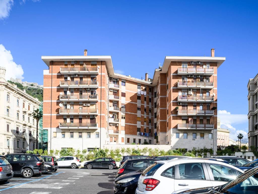 Appartamento a Salerno in Via Sandro Pertini, 1 - Foto 2