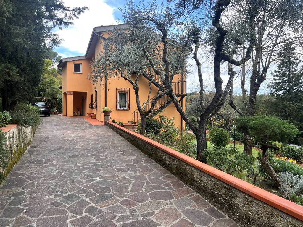 Appartamento a San casciano in val di pesa in Via dei Pini - Foto 2