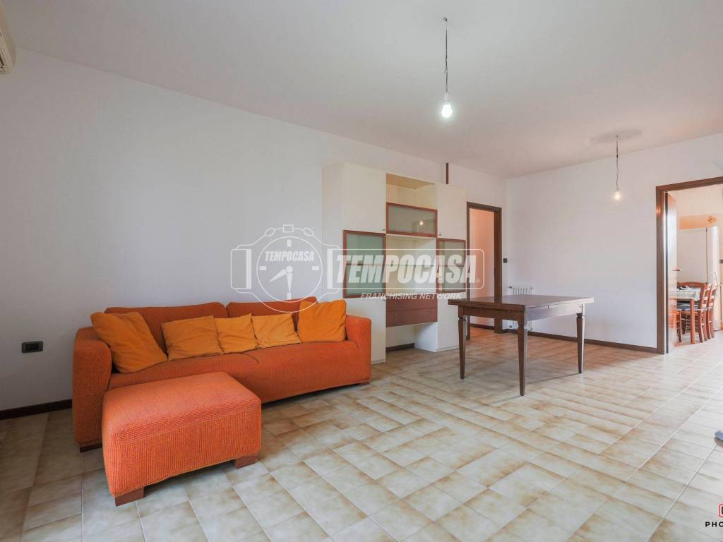 Appartamento a Castel san pietro terme in Piazza Papa Giovanni XXIII - Foto 5