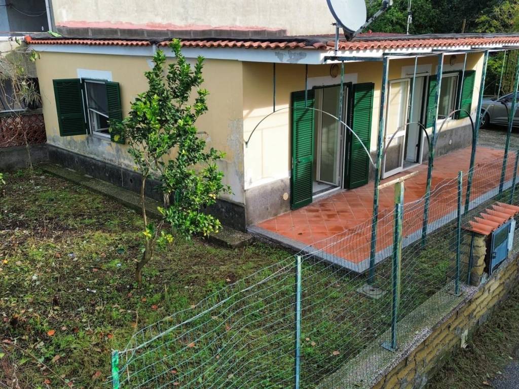 Villa a Bacoli in Via Cuma, 244 - Foto 2