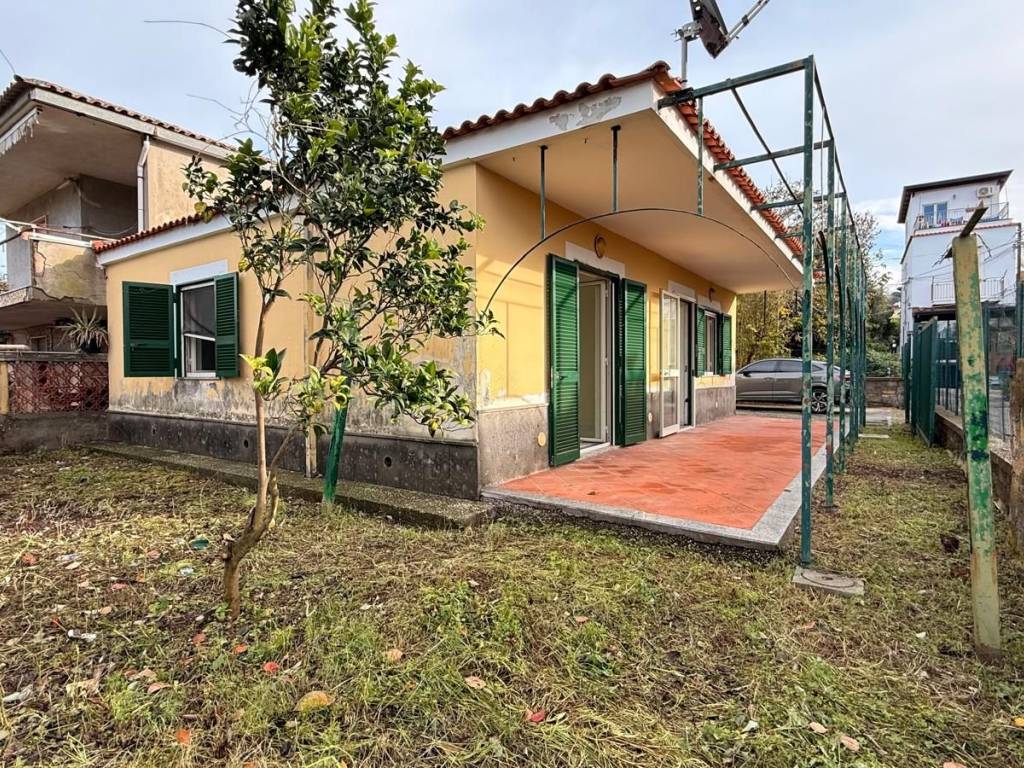 Villa a Bacoli in Via Cuma, 244 - Foto 3