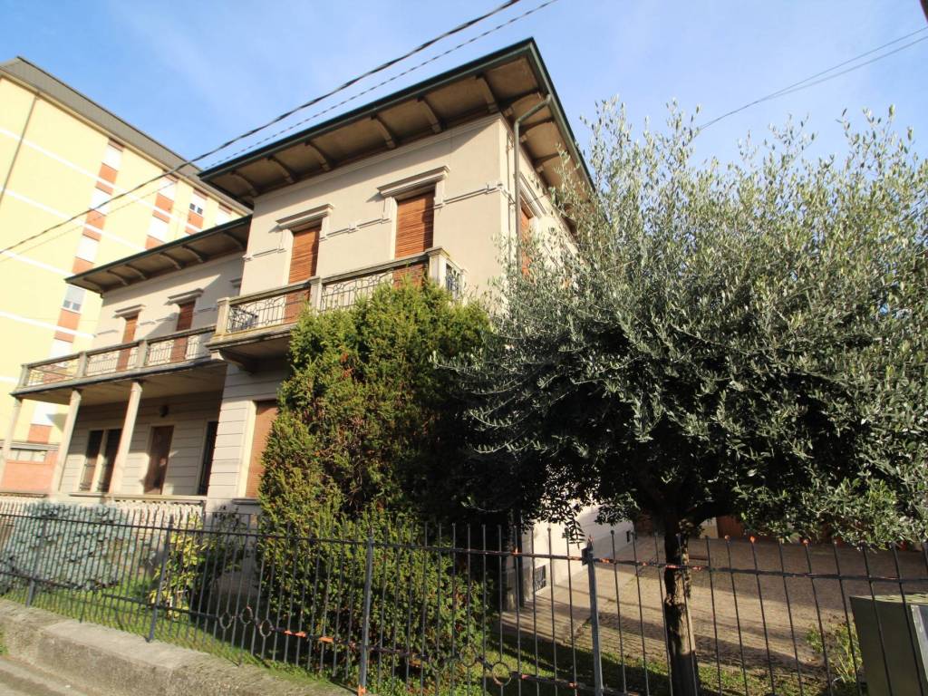 Villa a Varallo pombia in Via Stazione - Foto 2