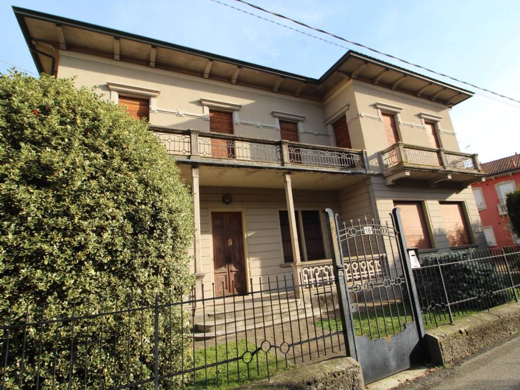 Villa a Varallo pombia in Via Stazione - Foto 3