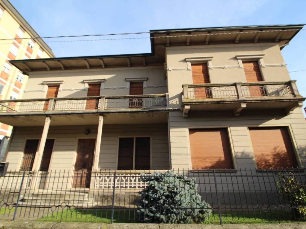 Villa a Varallo pombia in Via Stazione - Foto 4