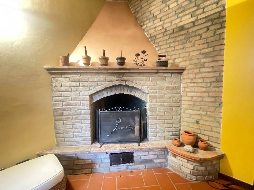 Appartamento a Voghera in Via Pombio - Foto 3
