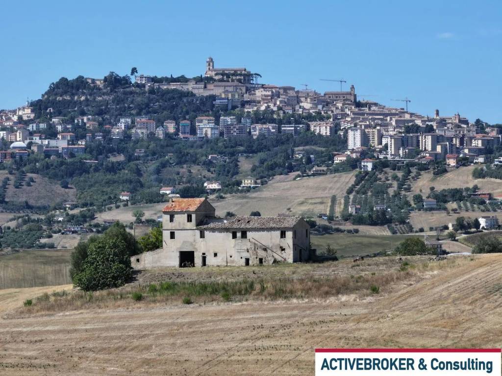 Rustico / casale a Fermo in Contrada Camera Di Fermo - Foto 4
