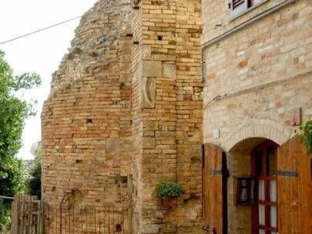 Rustico / casale a Monterubbiano in Urb. Monterubbiano Monterubbiano - Foto 4