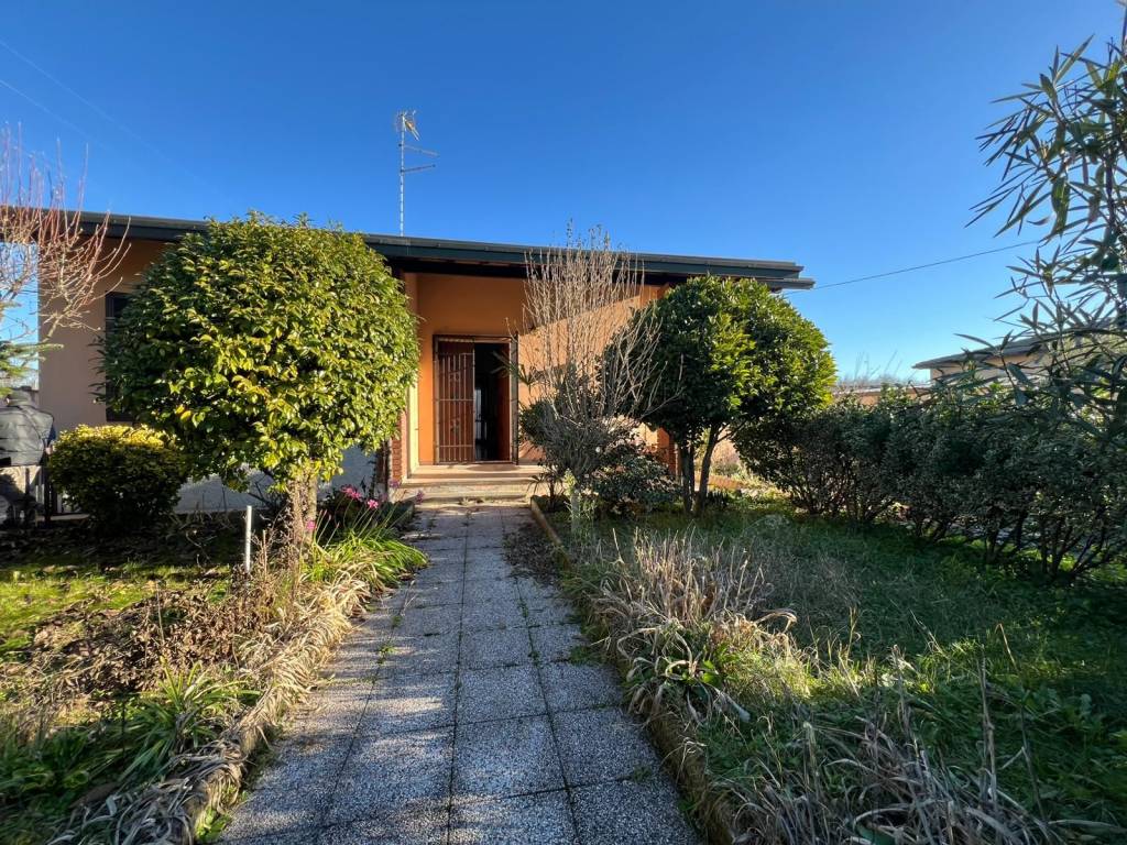 Villa a Busto garolfo in Via Benaco - Foto 2