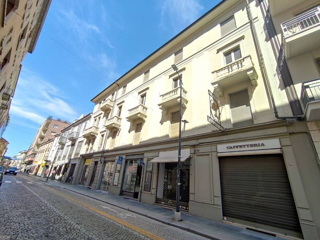 Appartamento a Asti in Corso Vittorio Alfieri, 151 - Foto 2