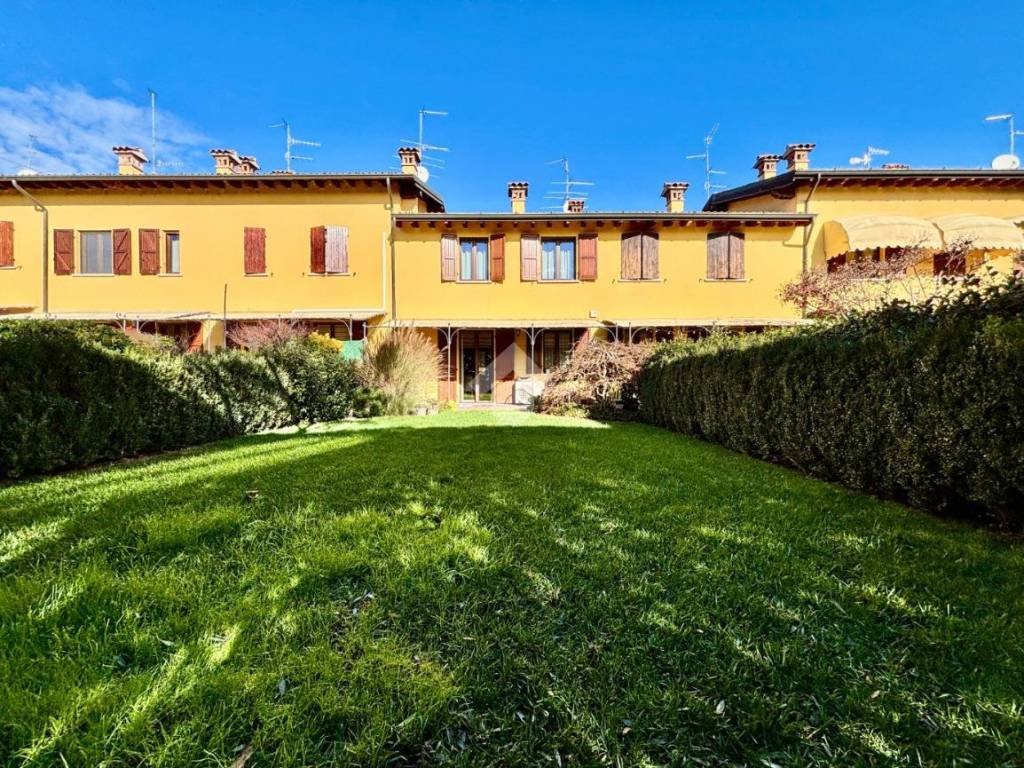 Villetta a schiera a Castegnato in Via Camillo Benso di Cavour - Foto 2