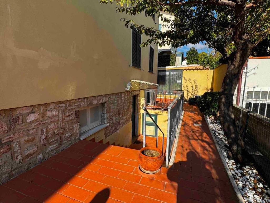 Appartamento a Rosignano marittimo in Via Niccolò Cannici, 5 - Foto 3