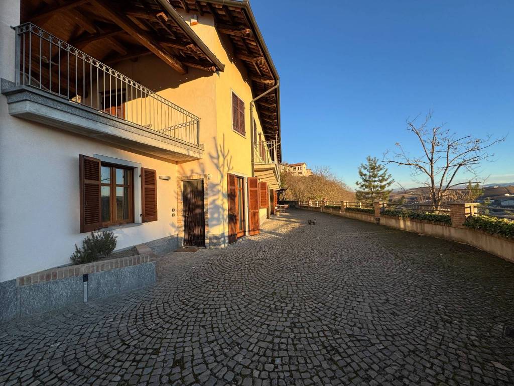 Villa a Corneliano d'alba in Via Lemonte, 20 - Foto 3