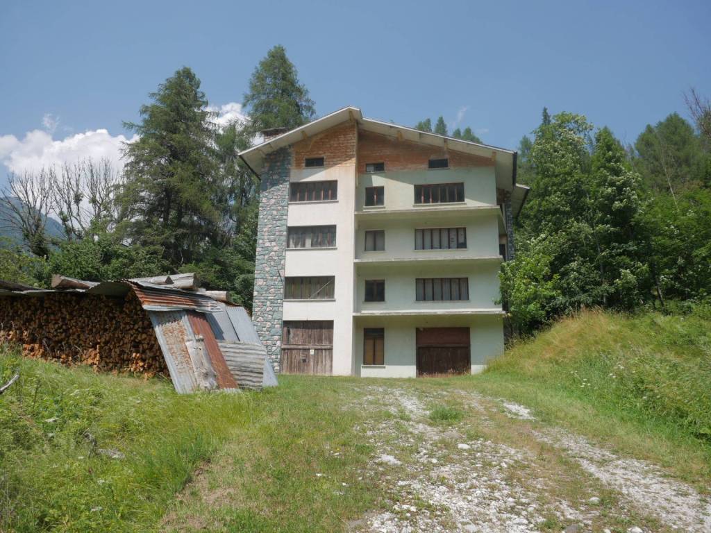 Palazzo / stabile a Val di zoldo in Strada Provinciale della Val di Zoldo e Val Cellina - Foto 2