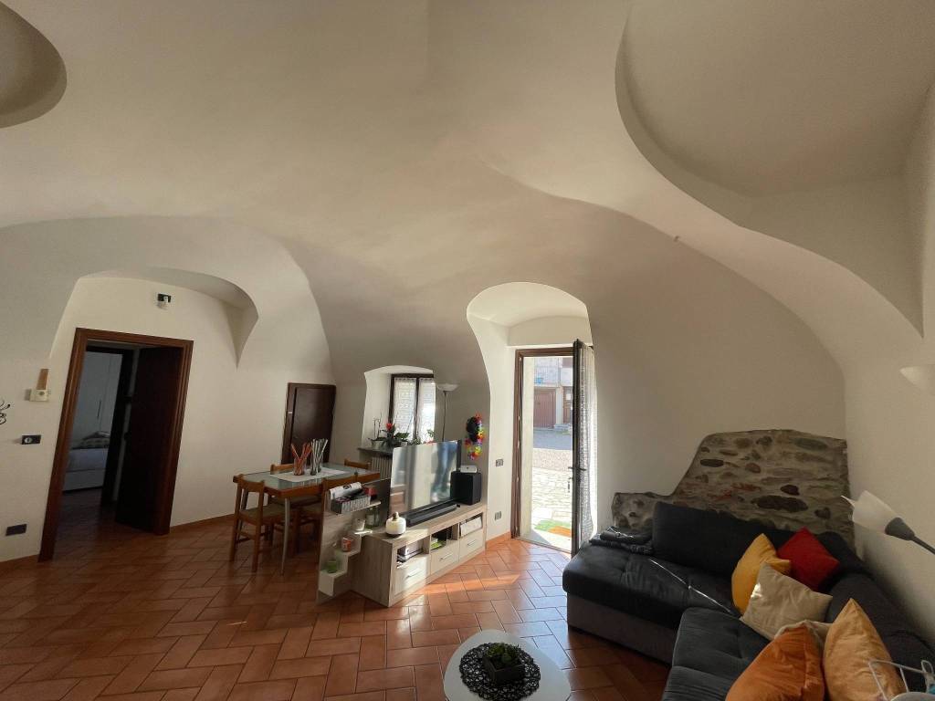 Appartamento a Verzuolo in Via Asilo Keller, 17 - Foto 2