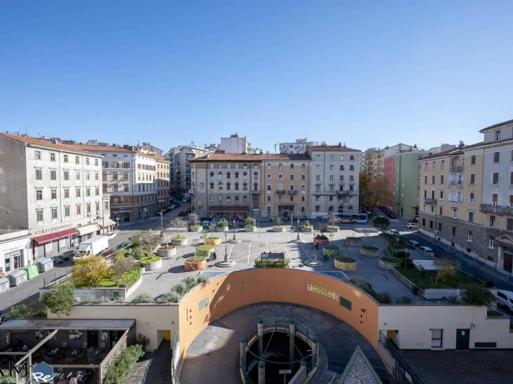 Appartamento a Trieste in PIAZZA PERUGINO, 2 - Foto 2