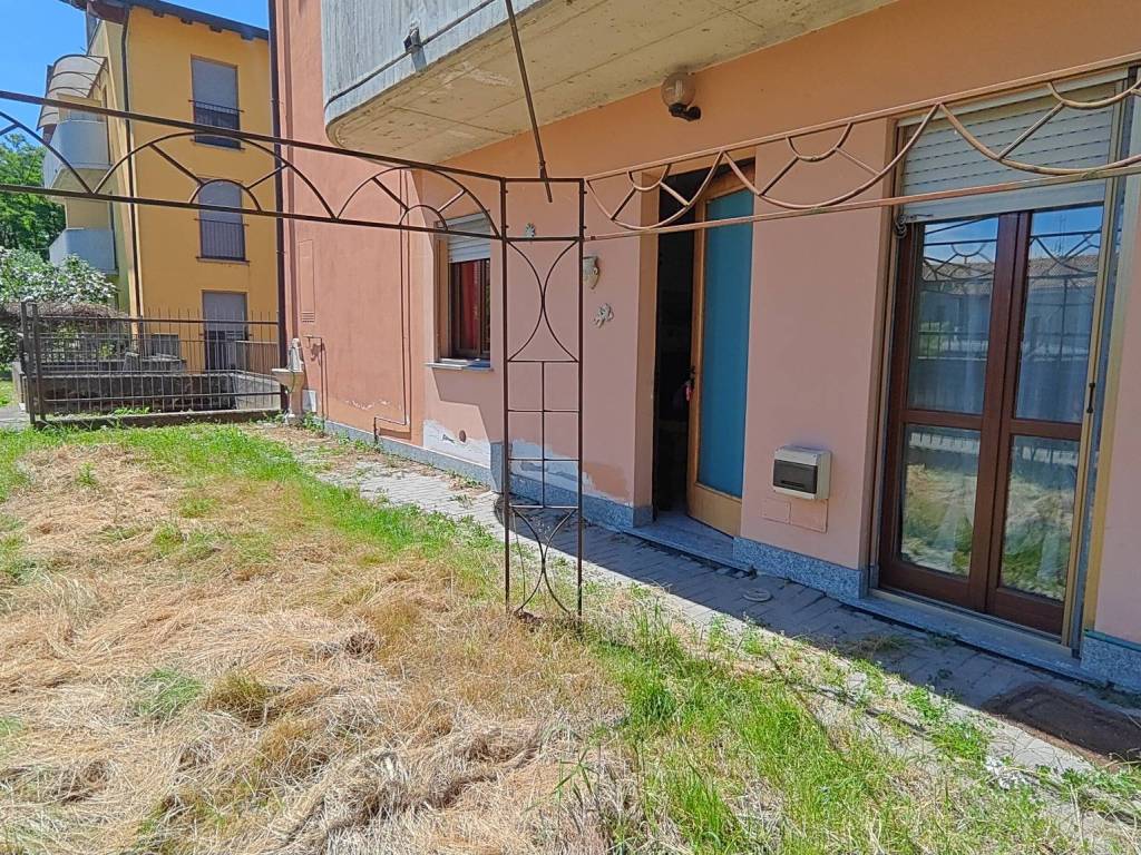 Appartamento a Cassolnovo in Via Naviglietto - Foto 2