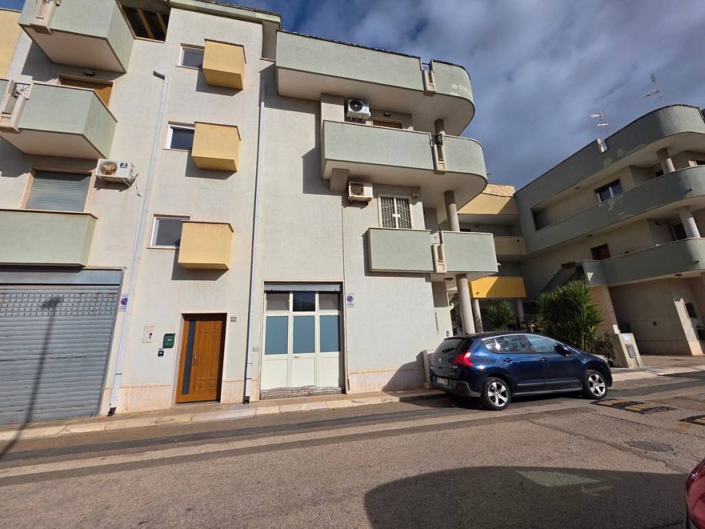 Villa a Turi in Via Fratelli Spinelli - Foto 2