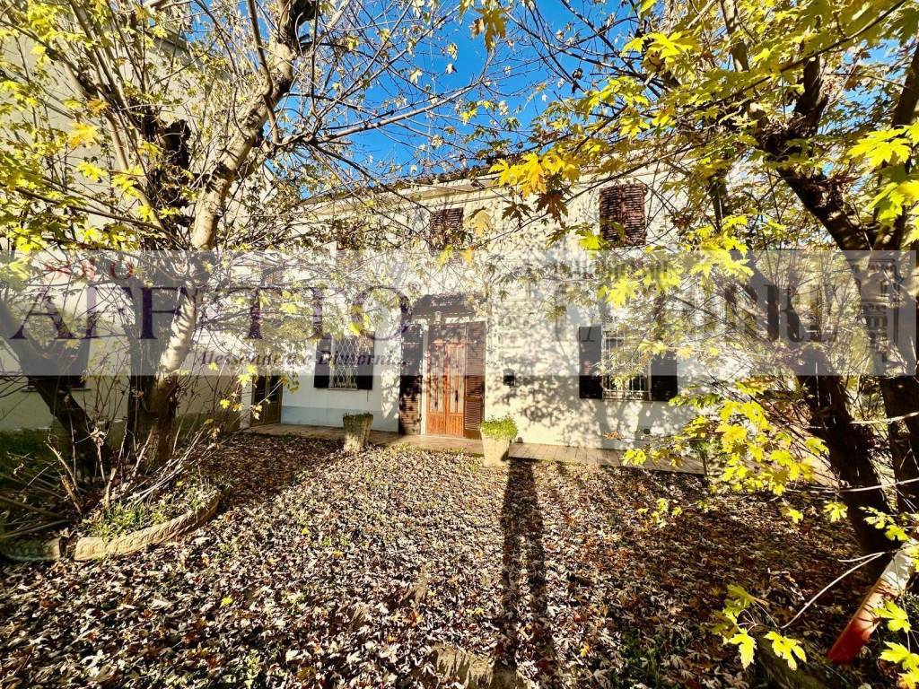 Casa indipendente a Alessandria in VIA GENOVA DI LITTA PARODI - Foto 2