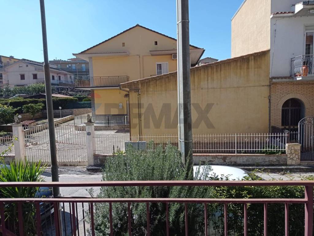 Appartamento a Caltagirone in via elio vittorini, 21 - Foto 2