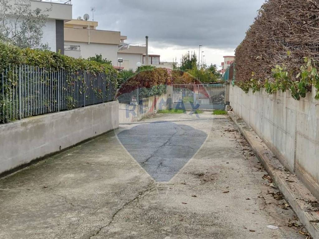 Box / garage a Manfredonia in Via Florio, 33 - Foto 3