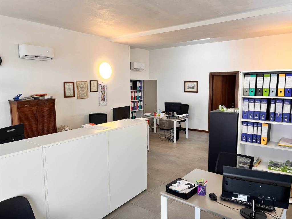 Immobile a Sant'alessio con vialone in Via Lardirago - Foto 5