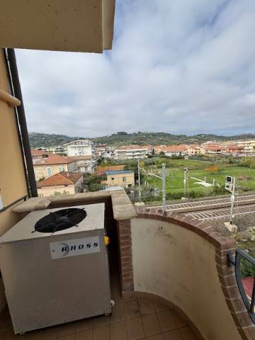 Appartamento a Alba adriatica in Via Arno - Foto 2