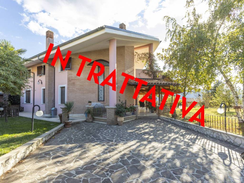 Villa a Avezzano in Via Da Monte - Foto 2