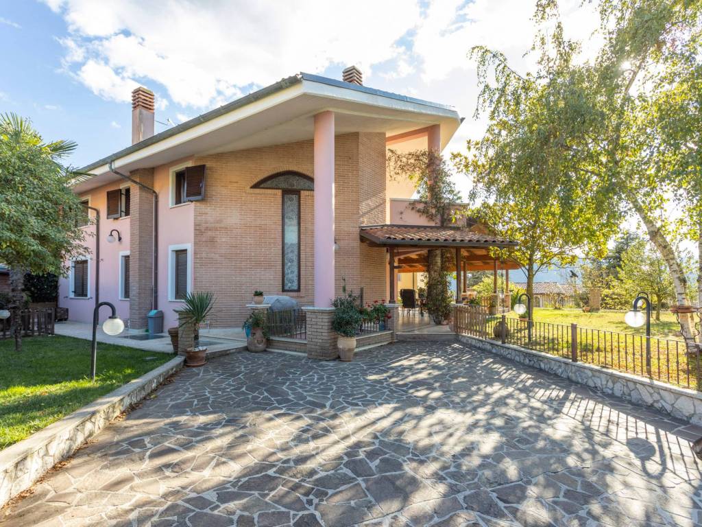 Villa a Avezzano in Via Da Monte - Foto 3