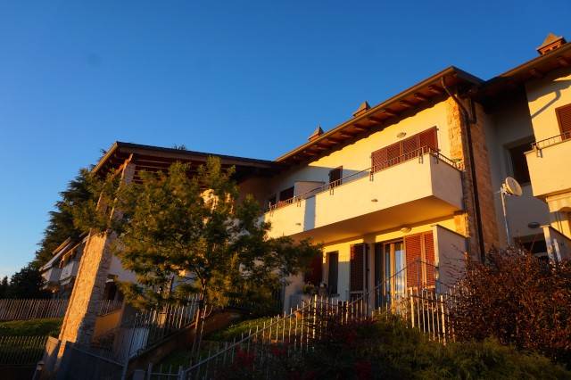 Appartamento a Caprino bergamasco in Via Francesco Nullo - Foto 2