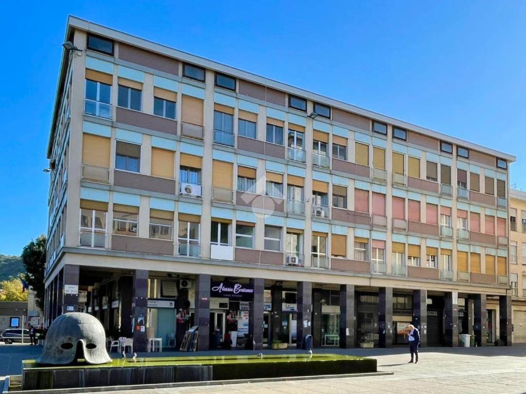 Appartamento a Cosenza in Piazza dei Bruzi, 5 - Foto 2