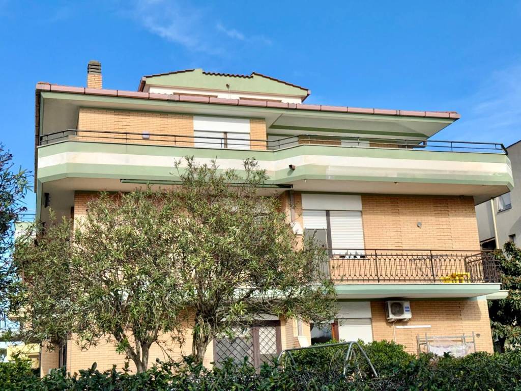 Attico / mansarda a Nettuno in Via Flumendosa, 4 - Foto 3