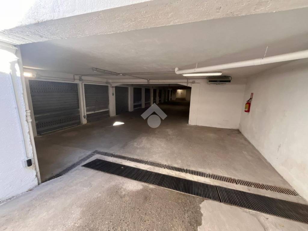 Box / garage a Brescia in VIA CAMILLO DE GIULI, 10 - Foto 3