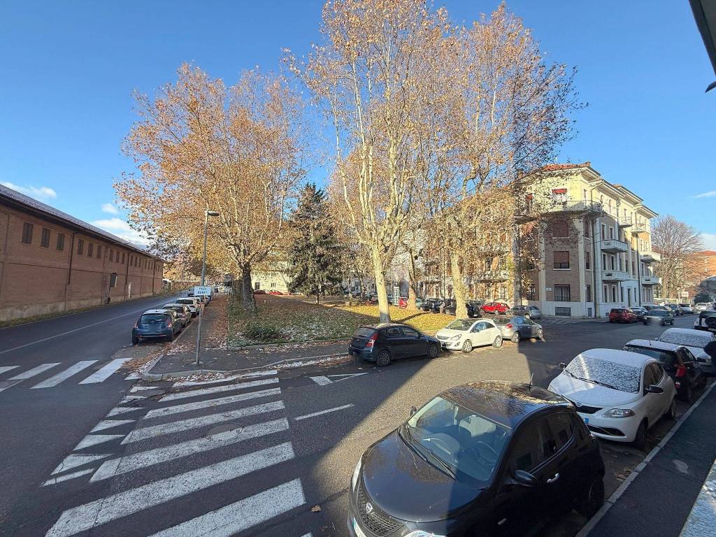 Appartamento a Pinerolo in Piazza Alberto Banfi, 1 - Foto 5