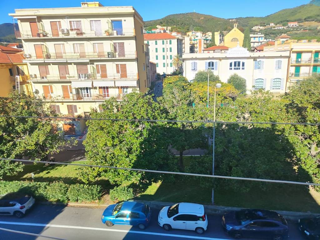 Appartamento a Spotorno in Via Giuseppe Mazzini - Foto 3