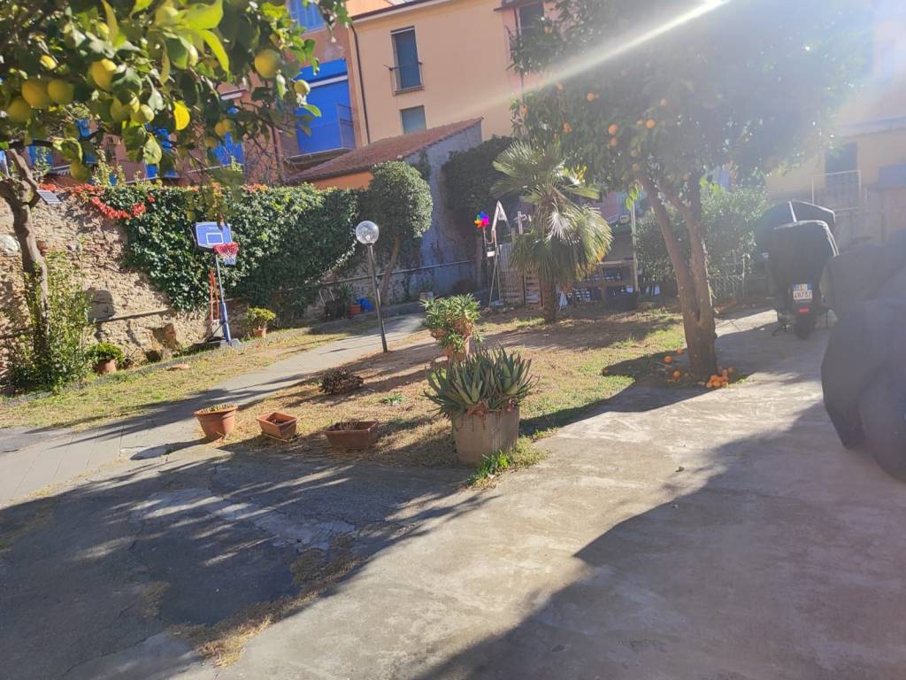 Appartamento a Spotorno in Via Giuseppe Mazzini - Foto 4