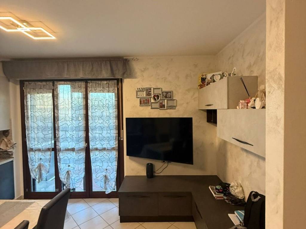 Appartamento a Trecate in Via Sozzago, 26 - Foto 3