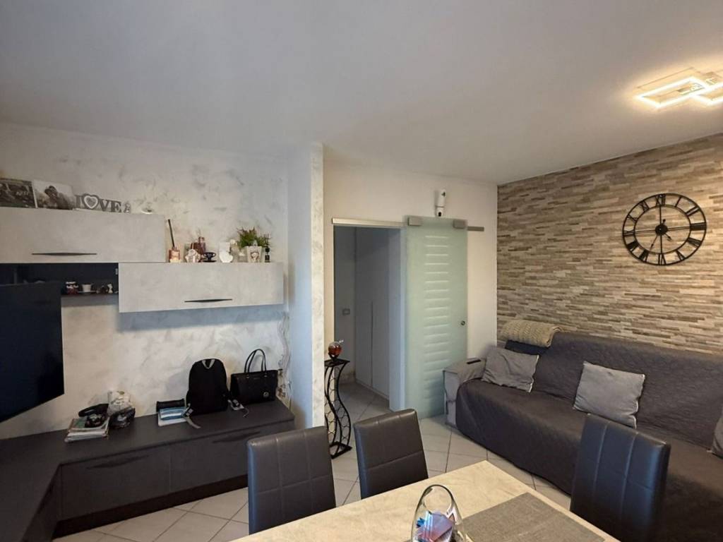 Appartamento a Trecate in Via Sozzago, 26 - Foto 5