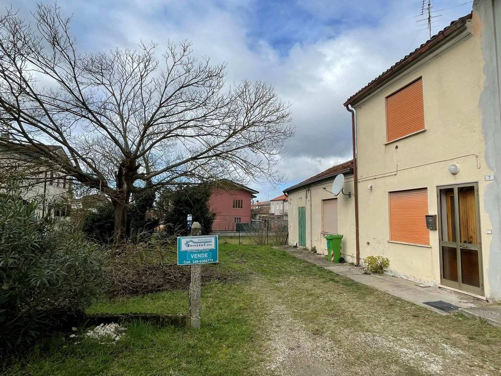 Rustico / casale a Porto viro in Via 24 Maggio, 9 - Foto 2
