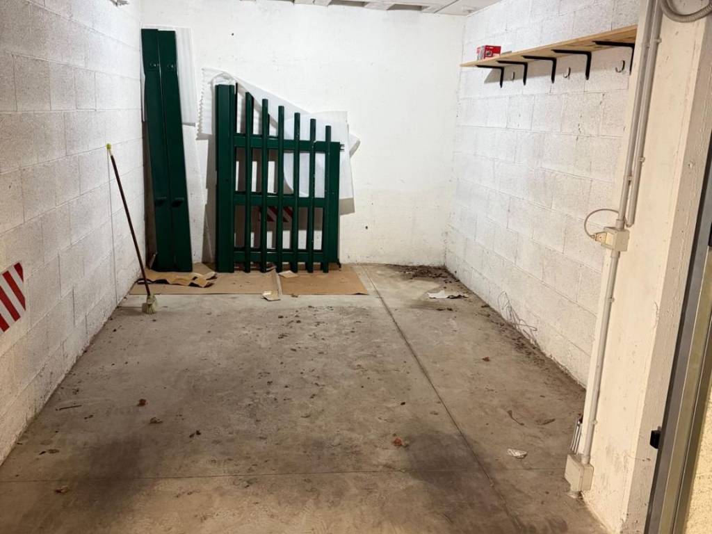 Box / garage a Aprilia in Via San Michele, 81 - Foto 4