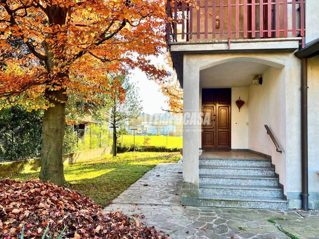 Villa a Monticello brianza in Via Ada Negri, Monticello 9 - Foto 2