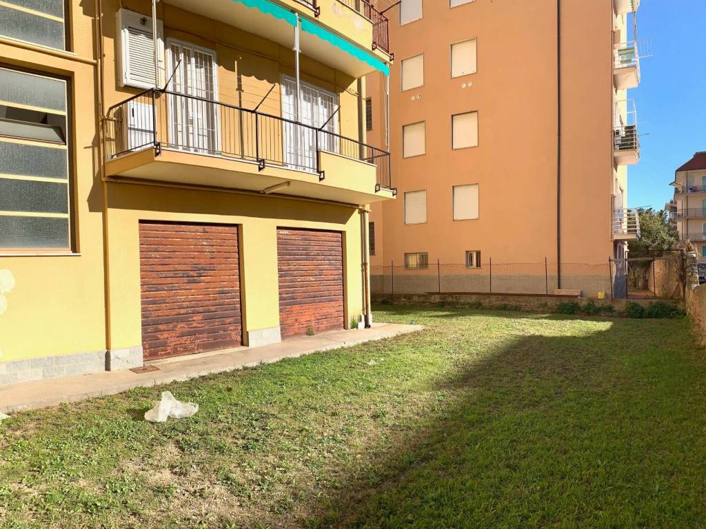 Box / garage a Diano marina in Via Edmondo De Amicis - Foto 3
