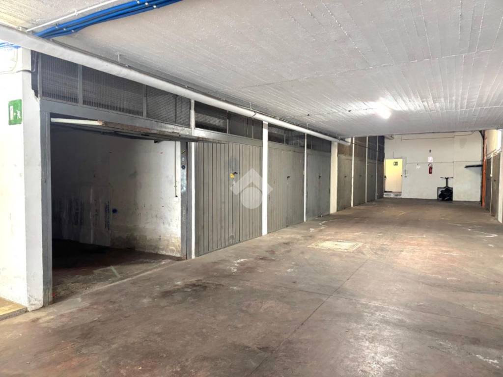 Box / garage a Genzano di roma in Via Ferruccio Parri, 33 - Foto 3