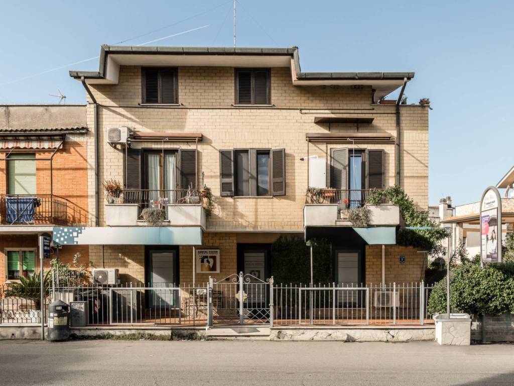 Appartamento a Monterotondo in Via Monghio, 1 - Foto 2