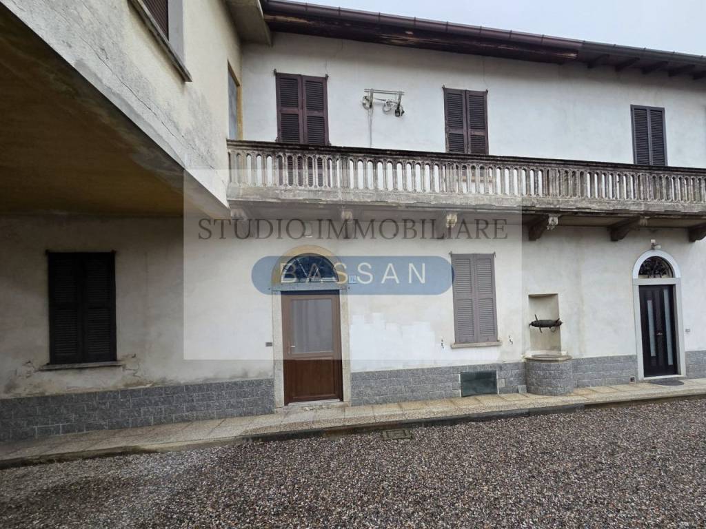 Appartamento a Carnago in Via Vittorio Veneto 6 - Foto 5