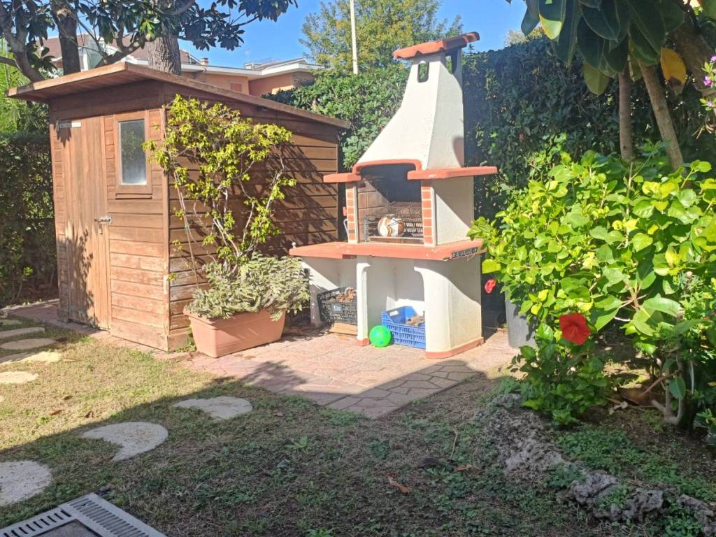 Villa a Ladispoli in Via della Vergine - Foto 5