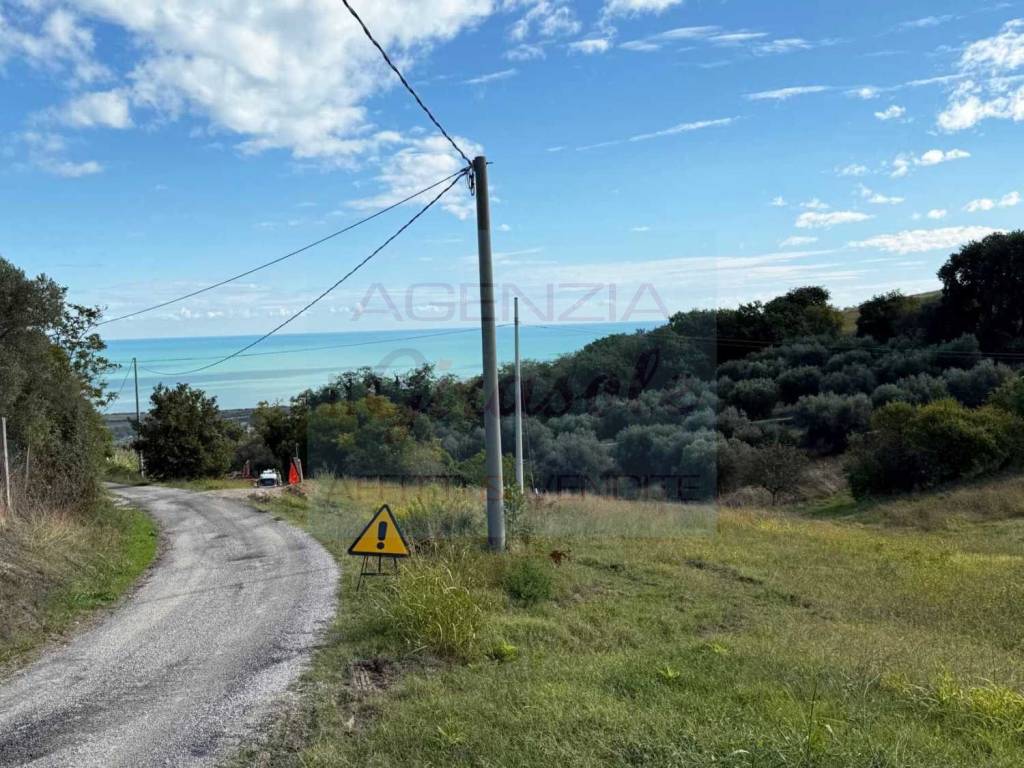 Terreno a Colonnella in Via Fonte Ottone - Foto 2