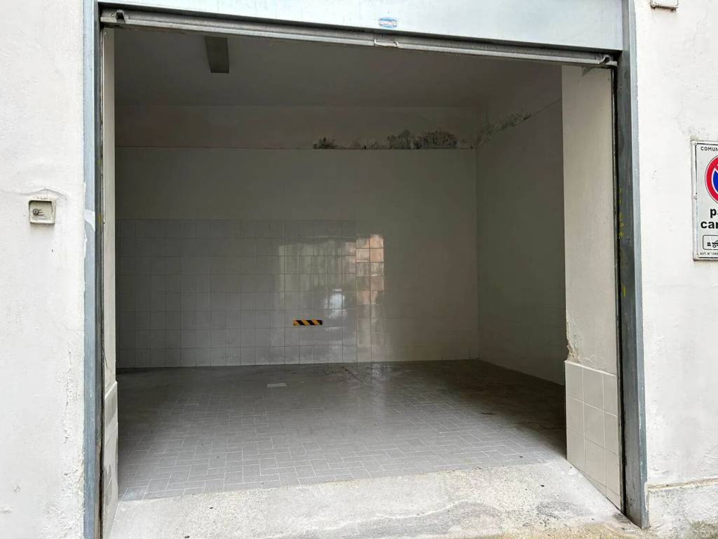Box / garage a Salerno in Via Francesco La Francesca No Number - Foto 2