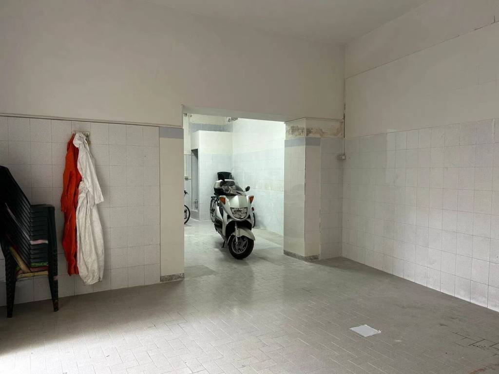 Box / garage a Salerno in Via Francesco La Francesca No Number - Foto 3