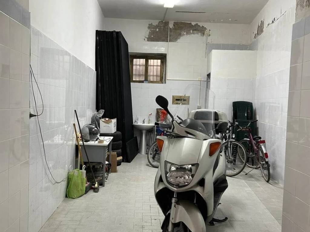 Box / garage a Salerno in Via Francesco La Francesca No Number - Foto 4