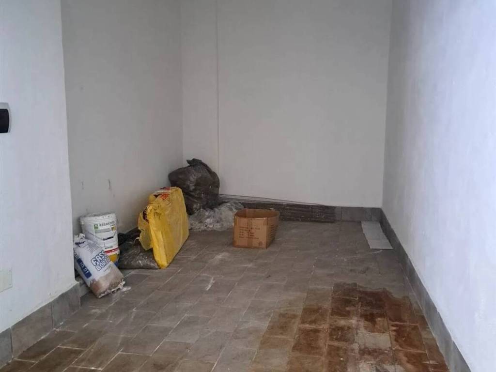 Box / garage a Salerno in Via Salvatore Calenda No Number - Foto 3
